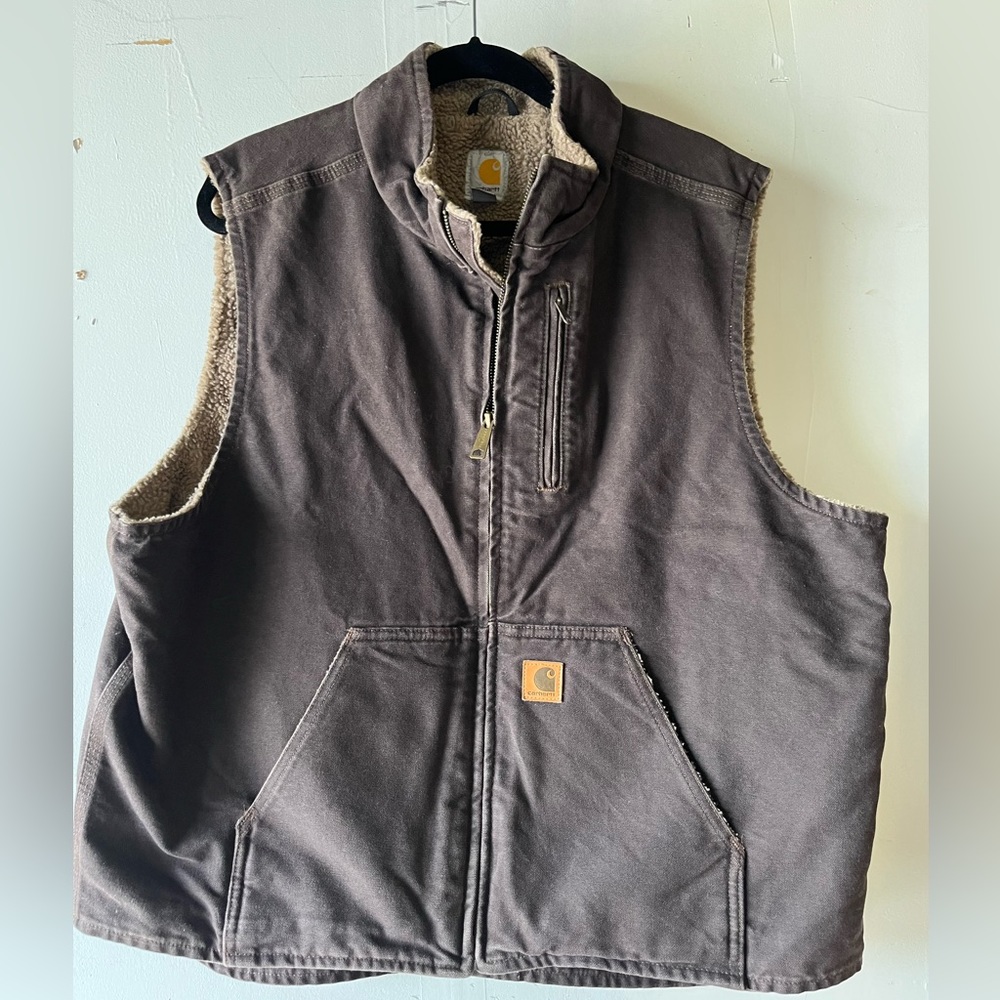 Like new Carhartt Canvas/Sherpa fleece vest.